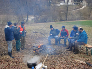 Aufwärmen und Fachsimplen nach getaner Arbeit.