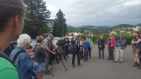 Besammlung bei der Sporthalle Sappeten