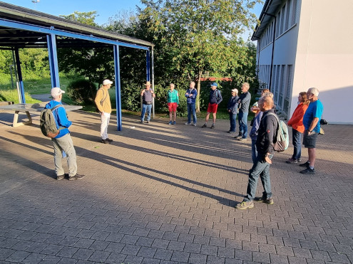 Exkursionsleiter Martin Furler bei der Begrüssung