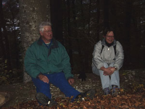 Die ersten HelferInnen warteten schon im Morgengrauen auf ihren Einsatz...