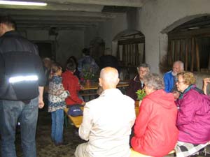 Wegen des schlechten Wetters fand der erste Teil des Morgenessens noch indoor statt