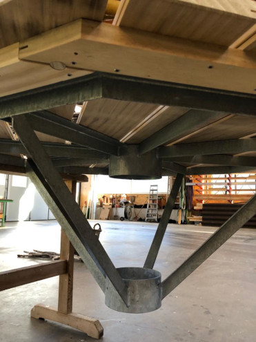 Der solide Unterbau aus Metall